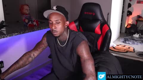 Snapshot of almightycnote chatting on 10.11.25 Almightycnote online show from 10.11.25