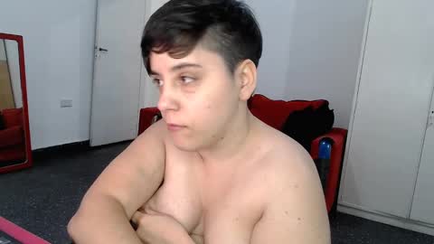 Snapshot of almondonwheels chatting on 12.05.24 Almond online show from 12.05.24