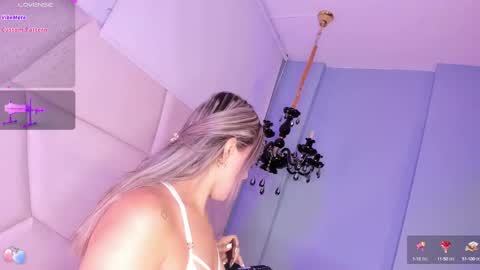 Snapshot of alondra_milff chatting on 12.02.24 ALONDRAMILF online show from 12.02.24