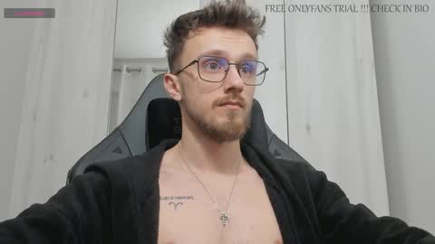 Snapshot of alphaboyfun chatting on 01.03.25 Andi online show from 01.03.25