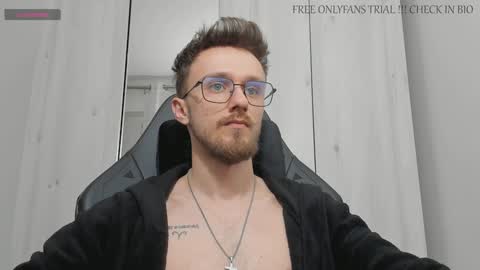 Snapshot of alphaboyfun chatting on 01.08.25 Andi online show from 01.08.25