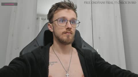 Snapshot of alphaboyfun chatting on 01.10.25 Andi online show from 01.10.25