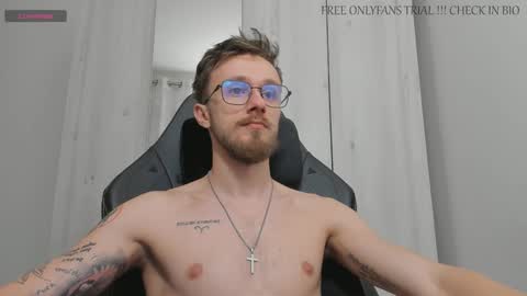 Snapshot of alphaboyfun chatting on 01.10.25 Andi online show from 01.10.25