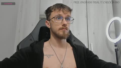 Snapshot of alphaboyfun chatting on 01.11.25 Andi online show from 01.11.25