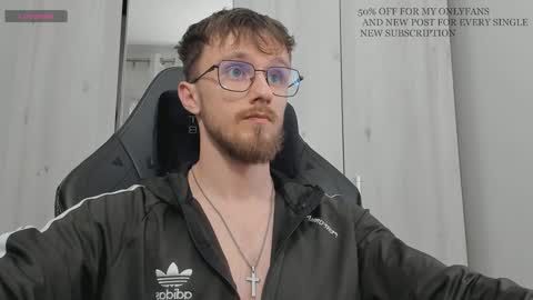 Snapshot of alphaboyfun chatting on 01.11.25 Andi online show from 01.11.25