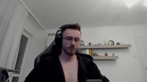 Snapshot of alphaboyfun chatting on 11.12.25 Andi online show from 11.12.25