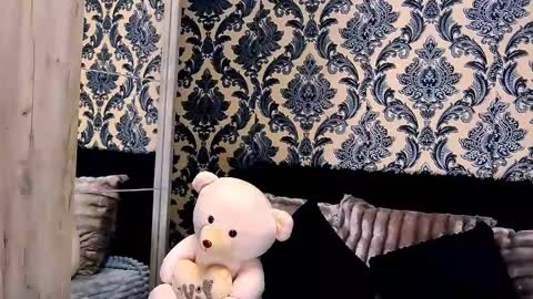 Snapshot of alyblonde chatting on 12.22.24 aly online show from 12.22.24