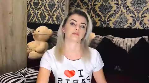 Snapshot of alyblonde chatting on 01.23.25 aly online show from 01.23.25