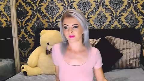 Snapshot of alyblonde chatting on 02.06.25 aly online show from 02.06.25