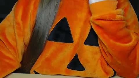 Alyss Skye online show from 10.05.25