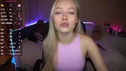 Snapshot of amandaafire chatting on 10.11.25 Amanda online show from 10.11.25