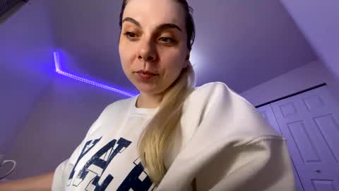 Snapshot of amandainbloom chatting on 03.04.25 Amanda online show from 03.04.25