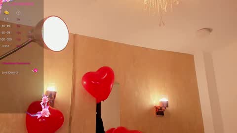 Snapshot of amara_rosh chatting on 02.14.25 amara online show from 02.14.25
