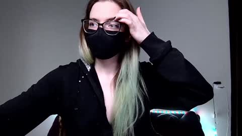 Snapshot of amber_candyfloss chatting on 12.12.24 Amber non-nude model online show from 12.12.24