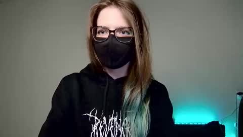 Snapshot of amber_candyfloss chatting on 10.02.25 Amber non-nude model online show from 10.02.25