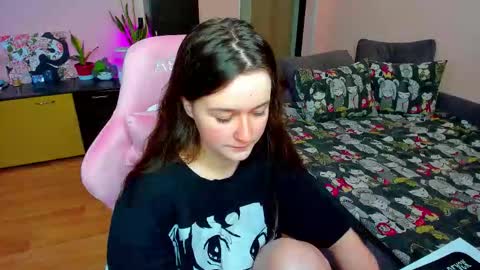 Snapshot of ameli_moon chatting on 11.15.25 Eileen online show from 11.15.25