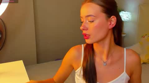 Snapshot of ameli_povilainn chatting on 09.09.25 Ameli online show from 09.09.25