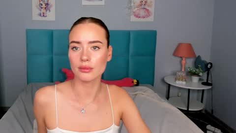 Snapshot of ameli_povilainn chatting on 09.15.25 Ameli online show from 09.15.25