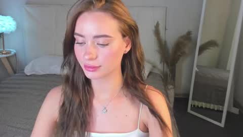 Snapshot of ameli_povilainn chatting on 09.17.25 Ameli online show from 09.17.25