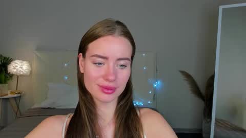 Snapshot of ameli_povilainn chatting on 09.21.25 Ameli online show from 09.21.25