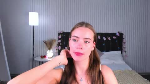 Snapshot of ameli_povilainn chatting on 09.30.25 Ameli online show from 09.30.25