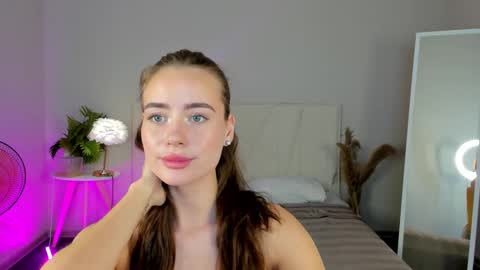 Snapshot of ameli_povilainn chatting on 10.08.25 Ameli online show from 10.08.25