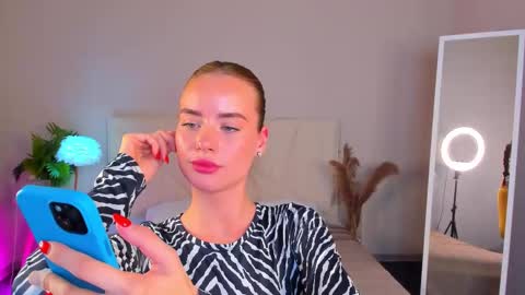 Snapshot of ameli_povilainn chatting on 10.09.25 Ameli online show from 10.09.25