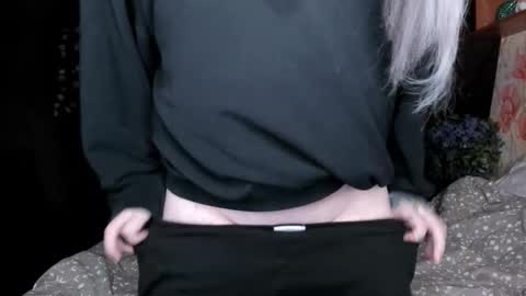 Snapshot of amelia__miller chatting on 11.08.25 Amelia online show from 11.08.25