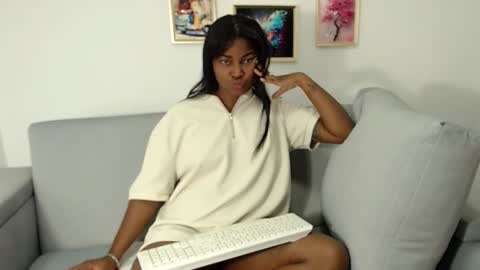 Snapshot of amelia_brunette2 chatting on 11.01.25 girl exsotic online show from 11.01.25