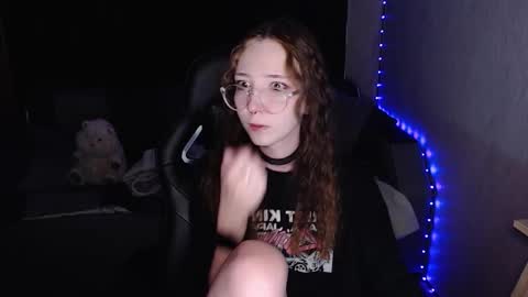 Snapshot of ameliakamishiro chatting on 10.09.25 Amelia online show from 10.09.25