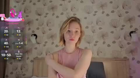 Snapshot of ameliamurrr chatting on 10.12.25 Emmy online show from 10.12.25