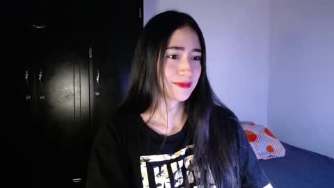 Snapshot of amelycaro chatting on 01.03.25 Amely  online show from 01.03.25