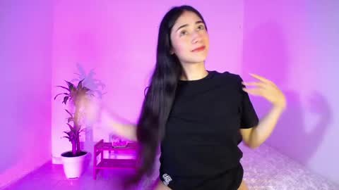 Snapshot of amelycaro chatting on 01.29.25 Amely  online show from 01.29.25