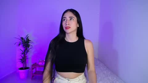 Snapshot of amelycaro chatting on 02.05.25 Amely  online show from 02.05.25