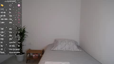 Snapshot of amelycaro chatting on 02.12.25 Amely  online show from 02.12.25