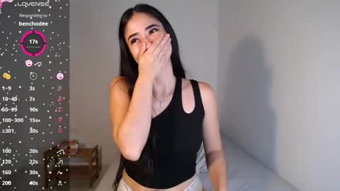 Snapshot of amelycaro chatting on 02.23.25 Amely  online show from 02.23.25