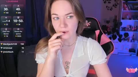 Snapshot of ami_amour_ chatting on 03.11.25 Hi-hi I am Kate welcome to my sexy room online show from 03.11.25