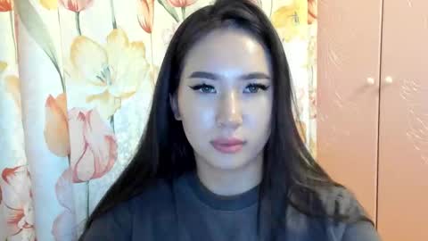Snapshot of amina_artin chatting on 10.14.25 Amina online show from 10.14.25