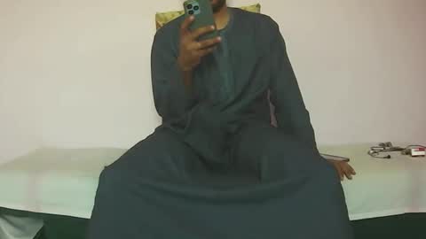 Snapshot of amir_elaraby chatting on 10.21.25 Amir online show from 10.21.25