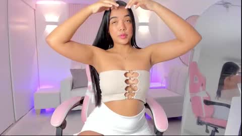 Snapshot of amy_medina_ chatting on 02.15.25 Emily online show from 02.15.25