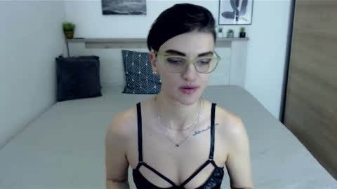 Snapshot of amylexy chatting on 01.07.25 Hi there guys  My pleasure in your hands  pvt is open online show from 01.07.25