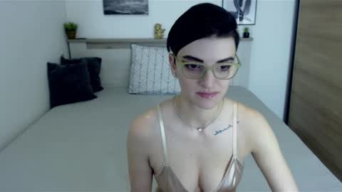 Snapshot of amylexy chatting on 01.13.25 Hi there guys  My pleasure in your hands  pvt is open online show from 01.13.25
