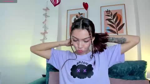 Snapshot of amysc chatting on 03.09.25 Amy online show from 03.09.25