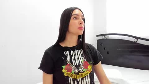 Snapshot of ana_castilo chatting on 12.30.24 Ana  IG an castillo 1 online show from 12.30.24