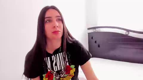 Snapshot of ana_castilo chatting on 12.30.24 Ana  IG an castillo 1 online show from 12.30.24