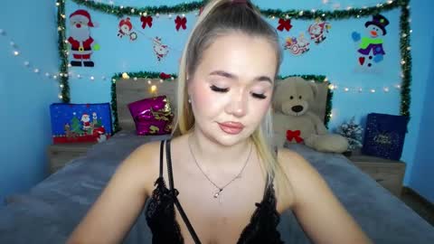 Snapshot of anastacyyellig chatting on 12.21.24 anastacyyellig online show from 12.21.24