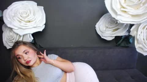 Snapshot of anastacyyellig chatting on 09.08.25 anastacyyellig online show from 09.08.25