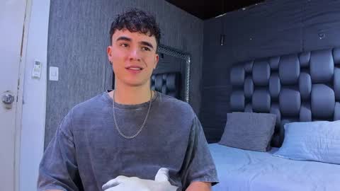 Snapshot of andre_parker chatting on 12.21.24 Andre Parker online show from 12.21.24