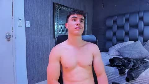 Snapshot of andre_parker chatting on 01.05.25 Andre Parker online show from 01.05.25