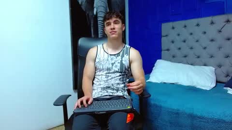 Snapshot of andre_parker chatting on 02.04.25 Andre Parker online show from 02.04.25